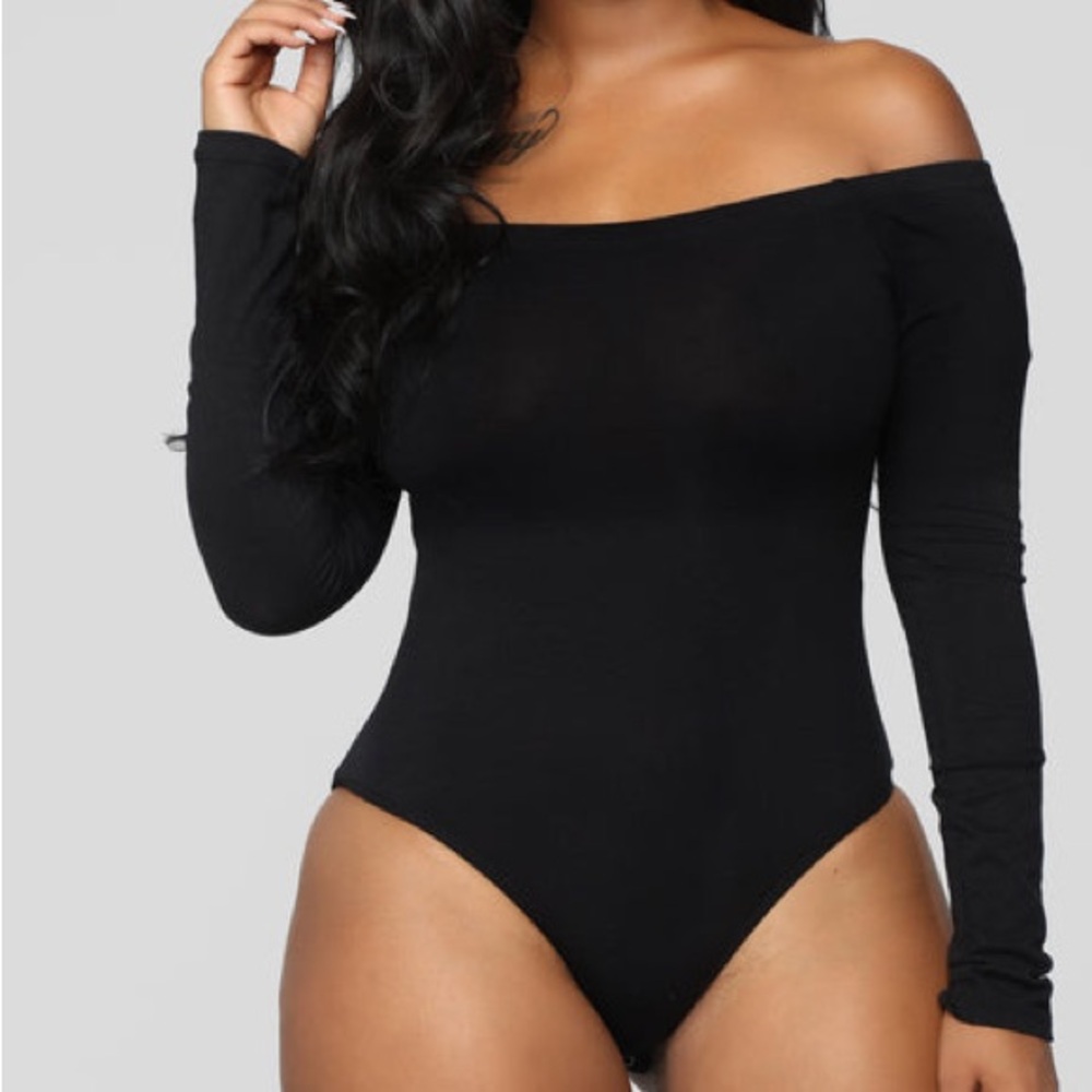 Off-Shoulder Black Long Sleeve Bodysuit in XSmall